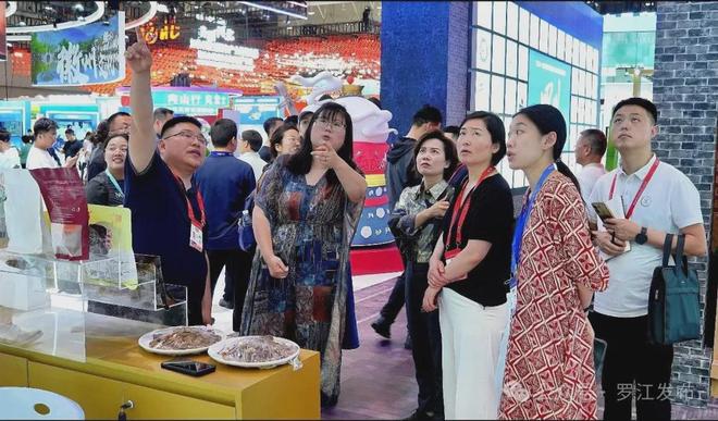 、三星堆文创亮相深圳文博会！瓦力棋牌游戏火爆！罗江非遗(图9)